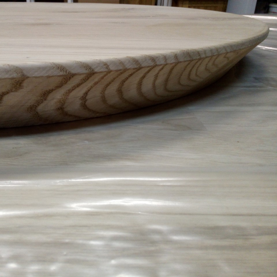 Piano tavolo rotondo con il lato rastremato (con bordo smussato 45`).  Spessore 40 mm – CasaDiRovere